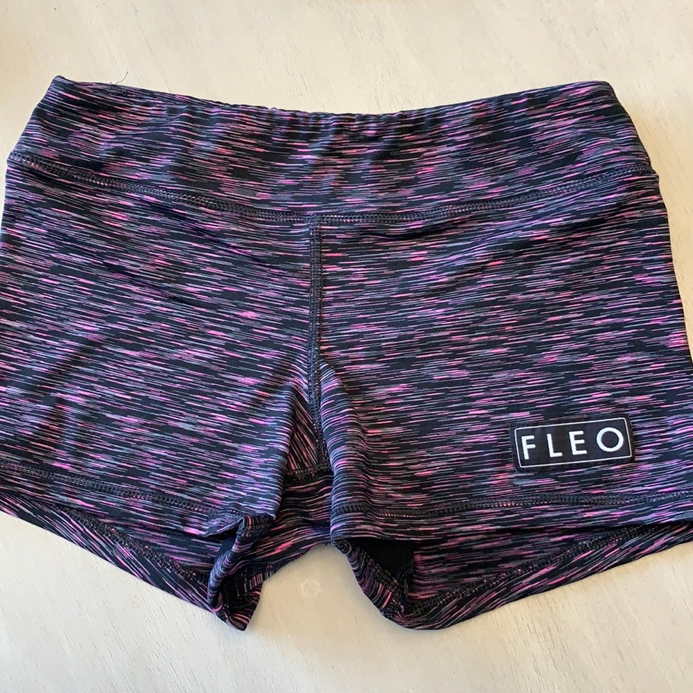 Size Small. 3.25 Fleos
